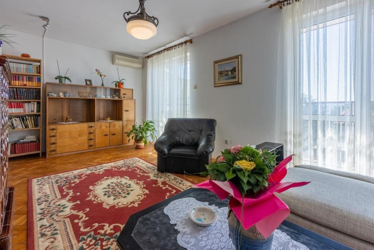 Apartment Mira "Pet Friendly" Crikvenica Bagian luar foto