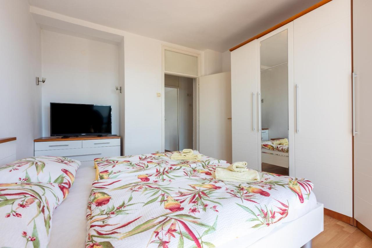Apartment Mira "Pet Friendly" Crikvenica Bagian luar foto